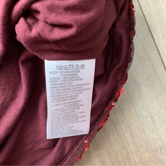 Urban Outfitters Kimchi blue sequin open back mini dress Taylor Swift red - Picture 7 of 7